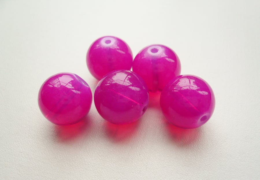 5  Fuchsia Pink Round Glass Beads