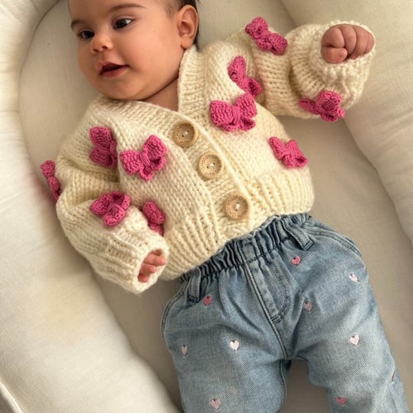Baby girl cardigan with bows 