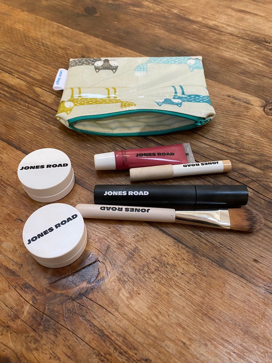 Oil Cloth Make Up Bag (801)