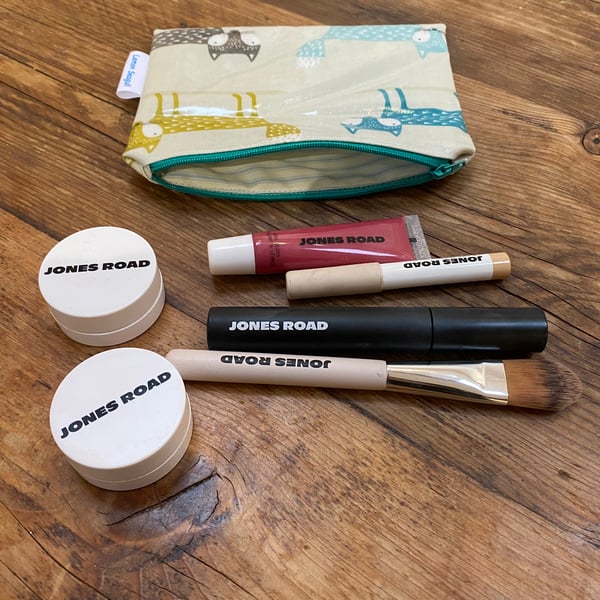 Oil Cloth Make Up Bag (801)