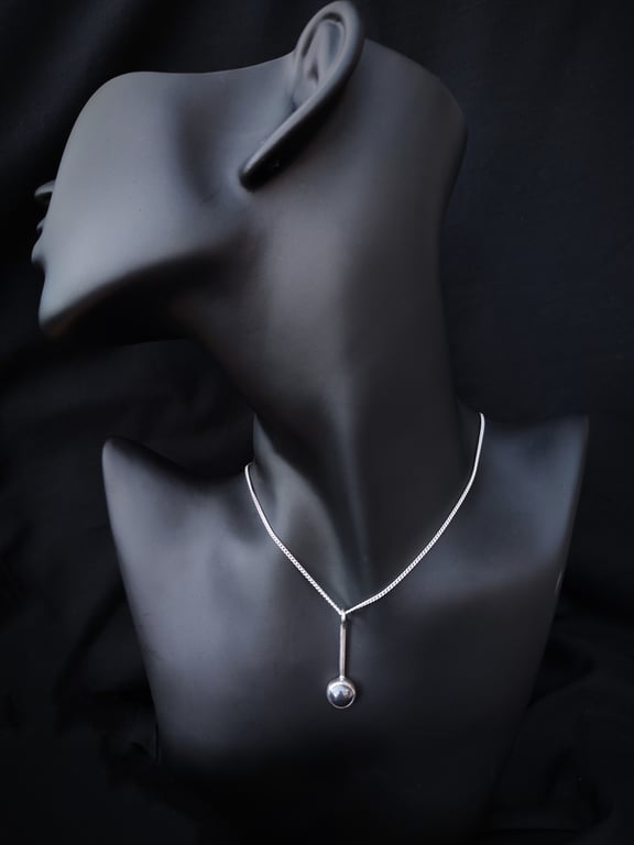 Sterling silver pendant with hematite