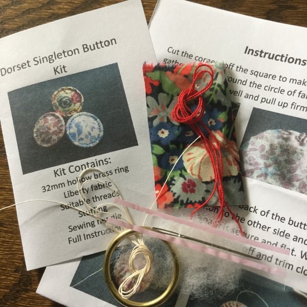 Kit to Make a Dorset Singleton Button in Liberty Print ‘Thorpe’