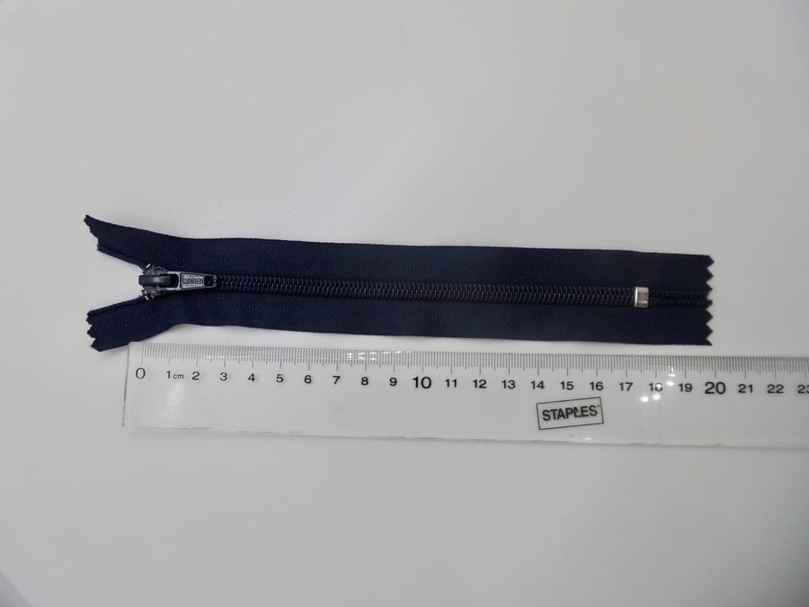 Chunky 18cm zip navy blue