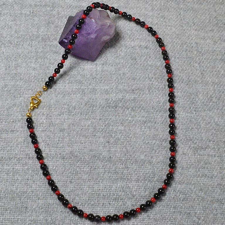 Black and Red Glass Beaded Necklace