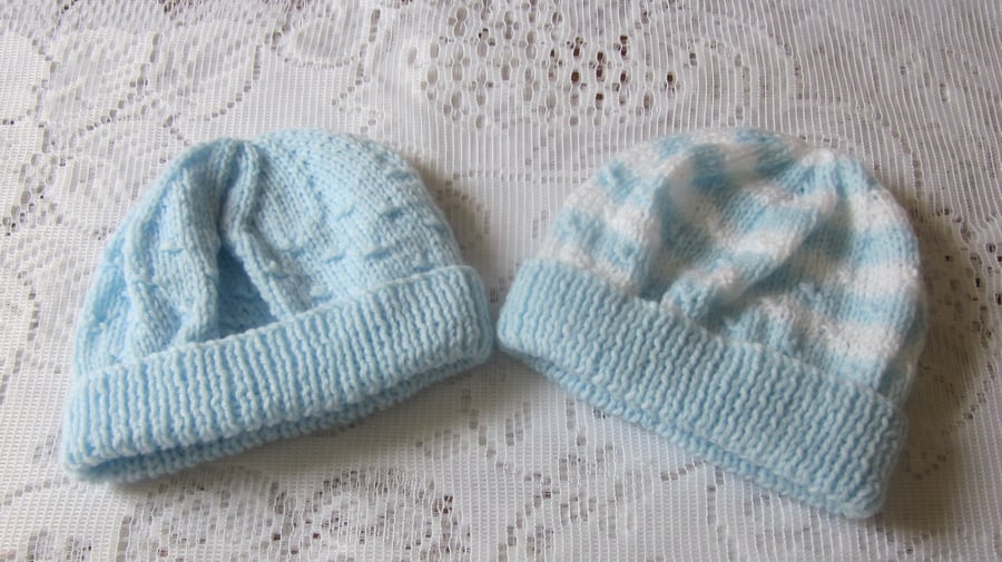 Pack of two first size hats for baby boy