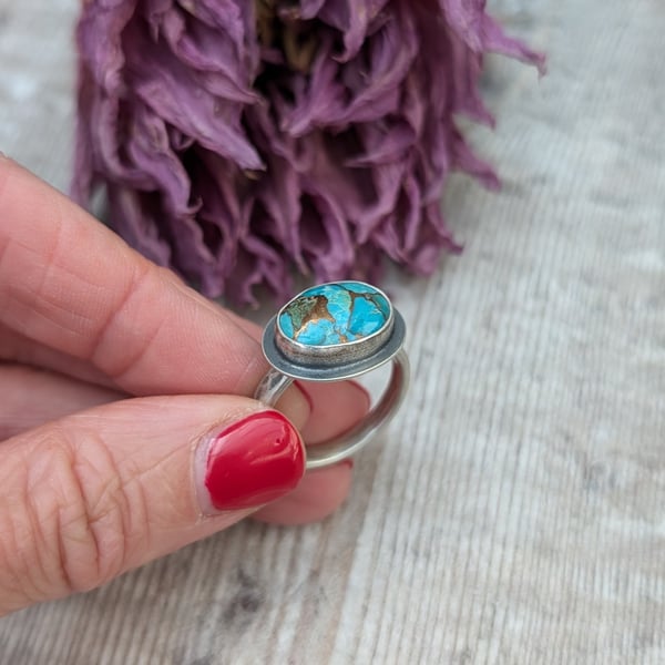 Sterling Silver and Mohave Turquoise Gemstone Ring - UK Size P.5 - JBJ9001