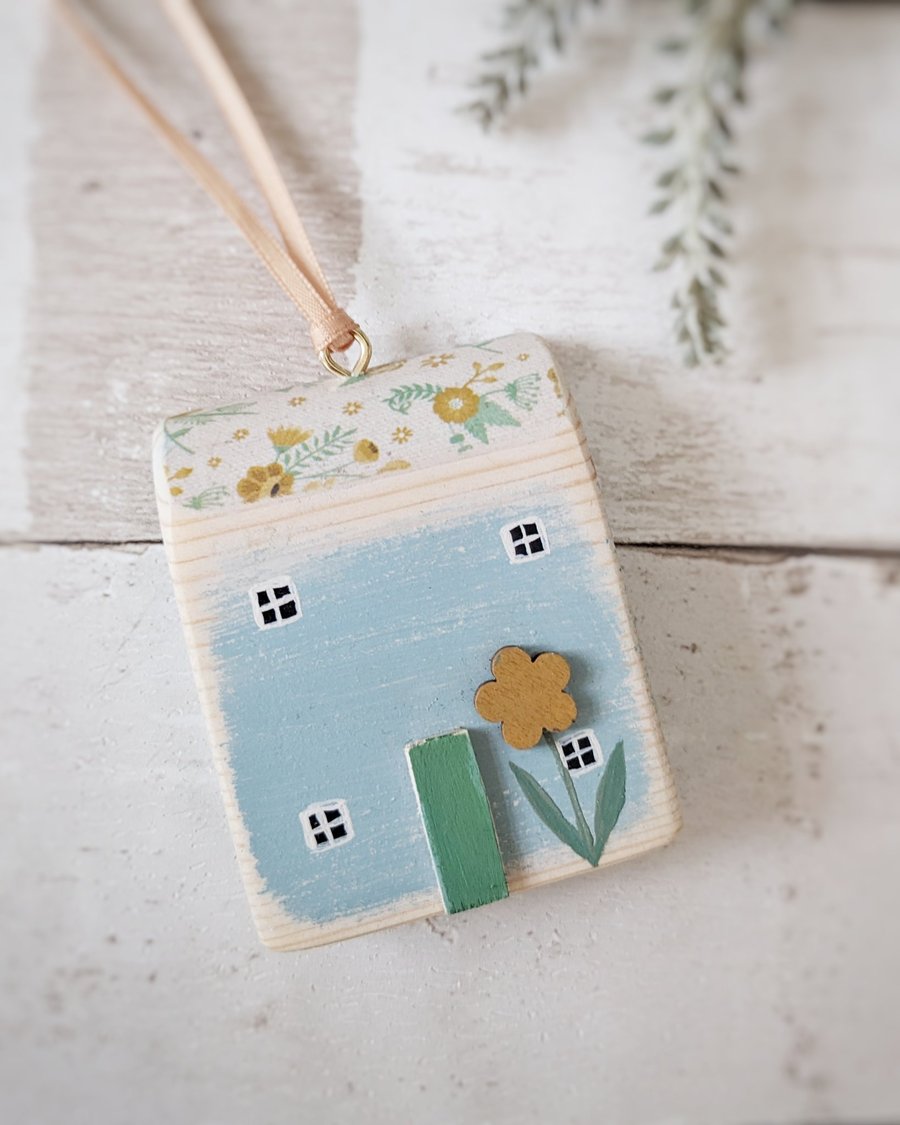 Little Spring House Hanging Decoration