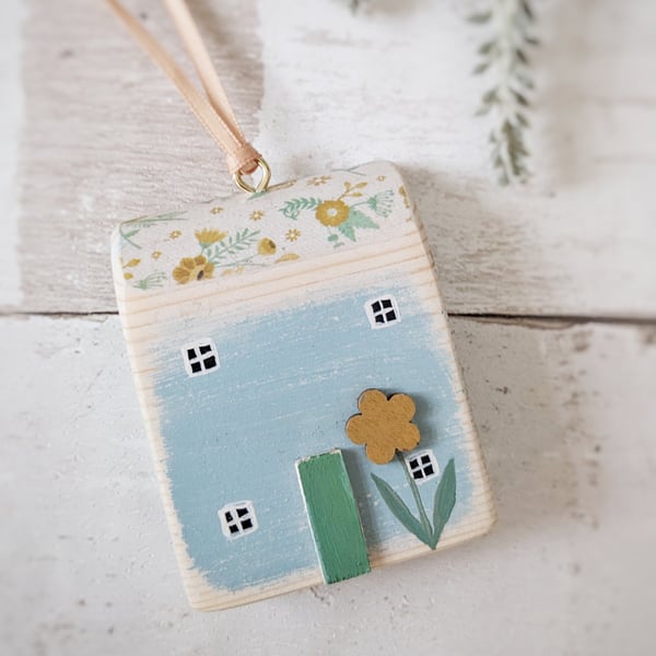 Little Spring House Hanging Decoration