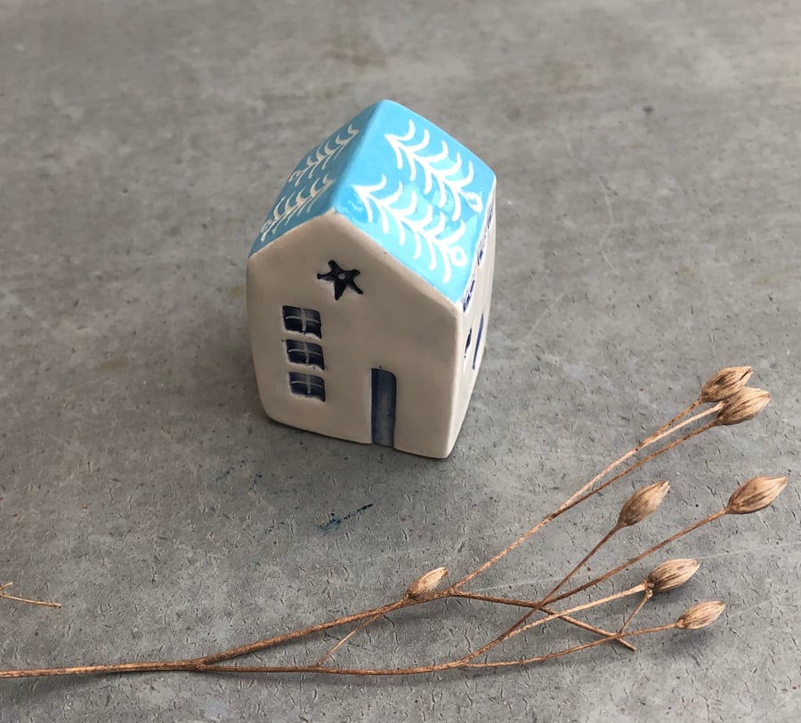 Little solid Ceramic House 