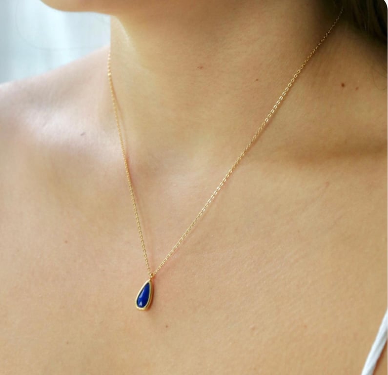 Necklace with blue lapis lazuli drop, in 925 gold plated silver