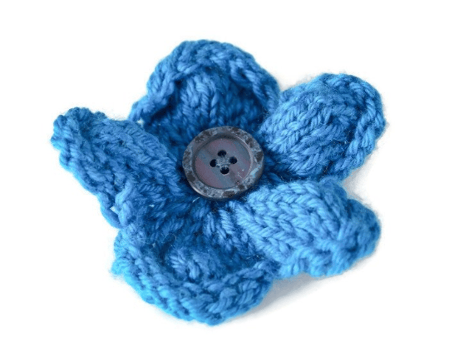 Hand knitted flower brooch pin - Teal