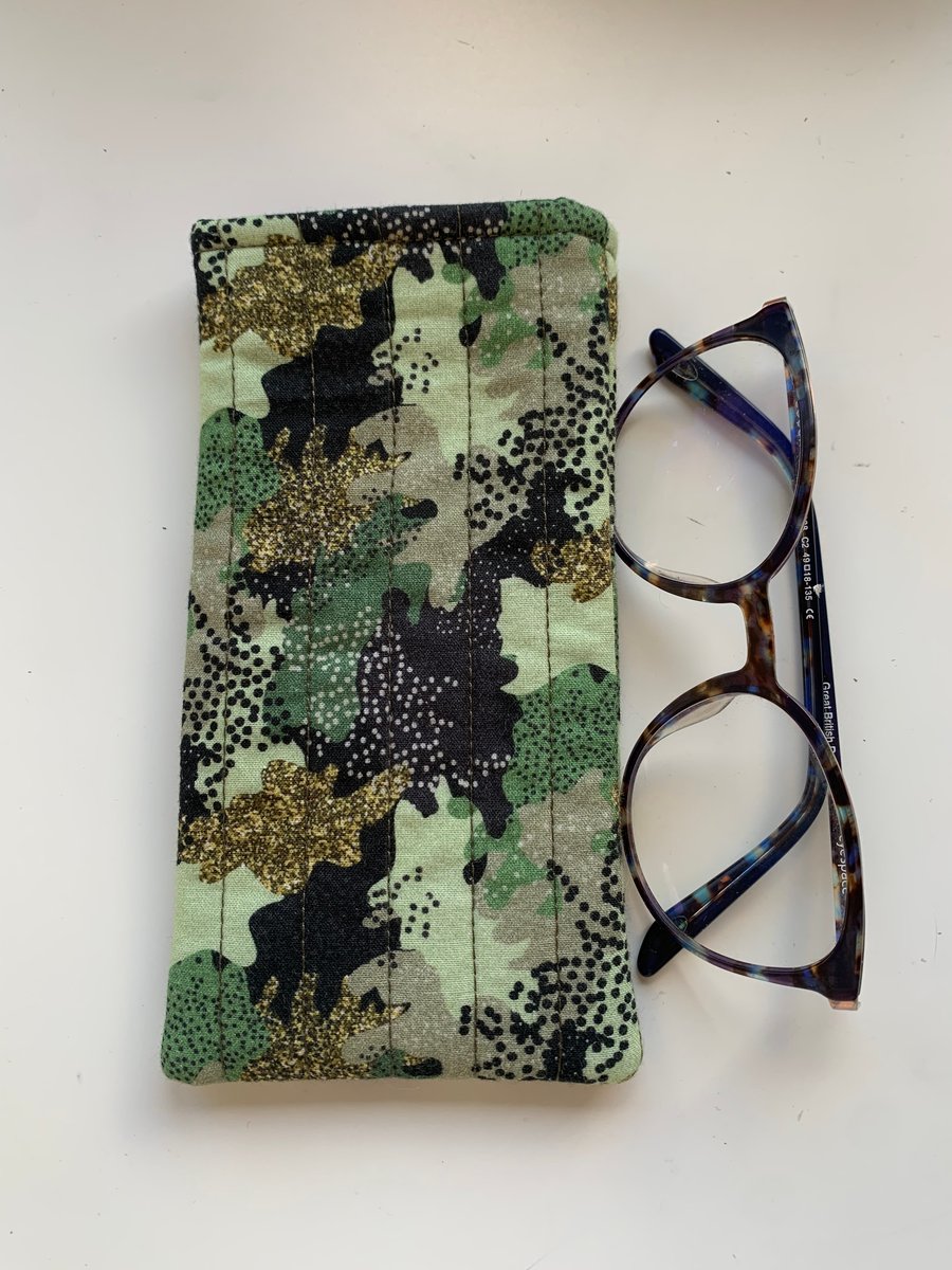 Camouflage Print Quilted Fabric Glasses Case