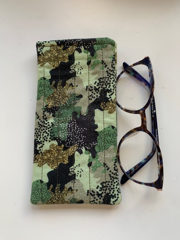 Camouflage Print Quilted Fabric Glasses Case