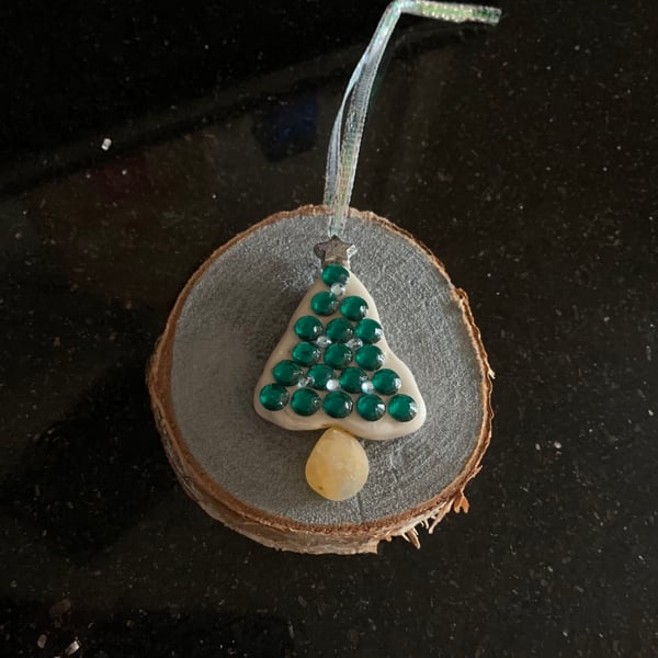 Beach-combed Christmas wooden decoration - Christmas tree