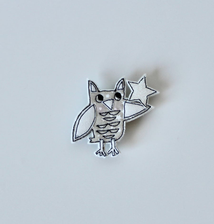 'Little Owl with a Star' - Handmade Brooch
