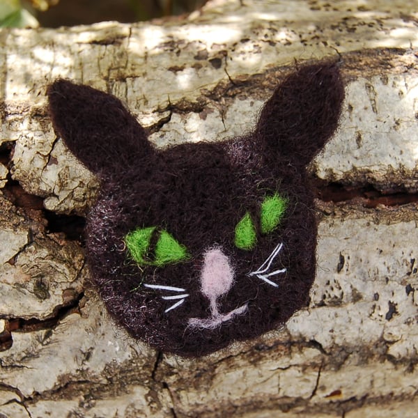 Black cat, Needle felt  brooch -  jewellery wool badge wool art 