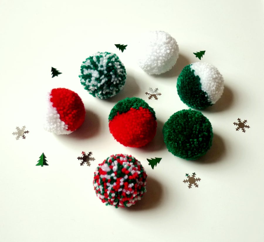 Christmas garland - Festive pom poms bunting - Christmas wedding decoration