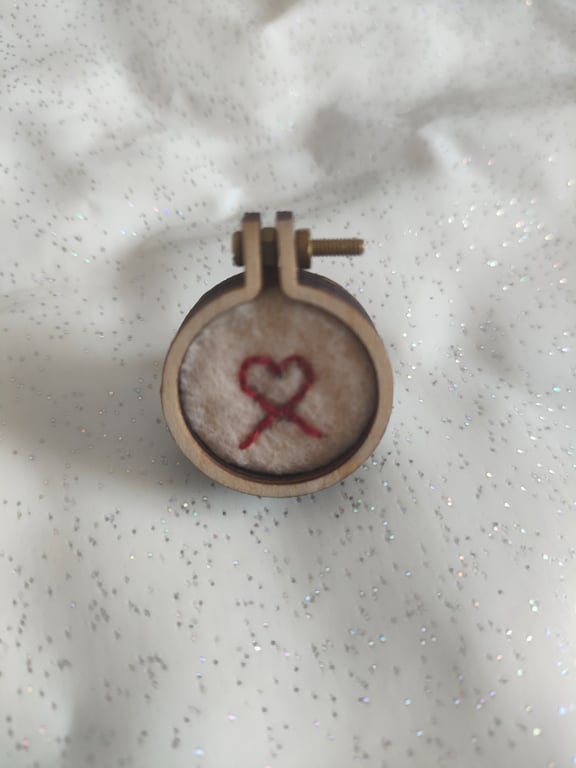 Heart mini embroidery hoop badge