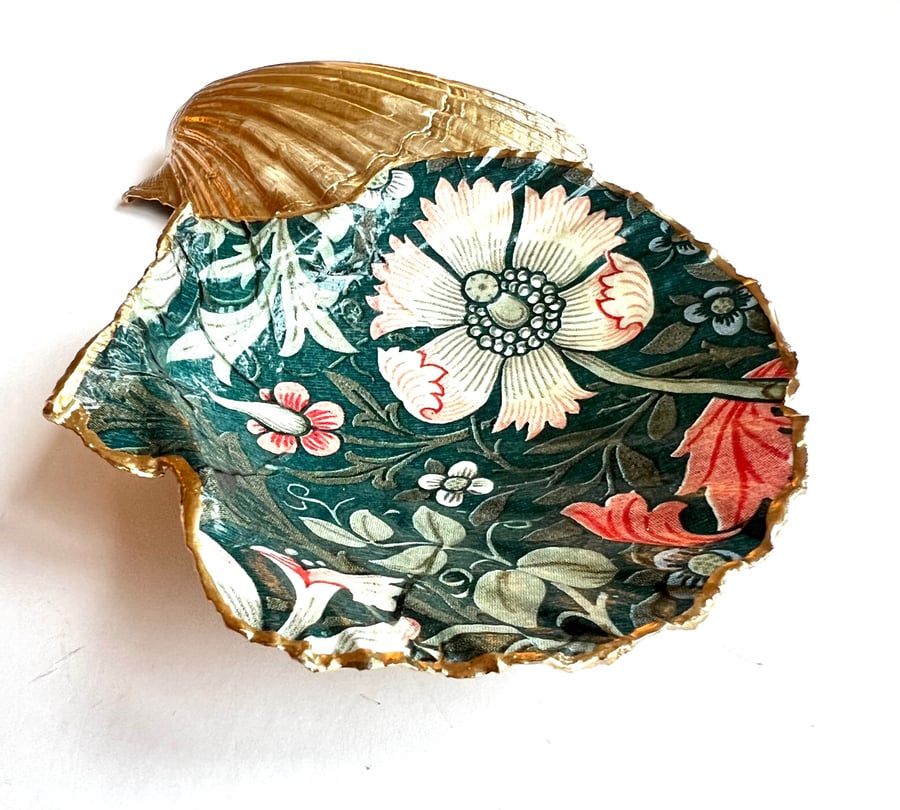 William Morris Compton. Hand Finished Dorset Scallop shell, Original Gift