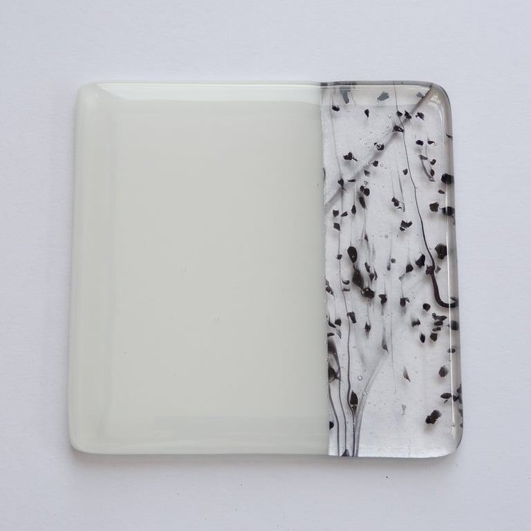 White and black fused glass coaster, 9cm, handcrafted (0198)