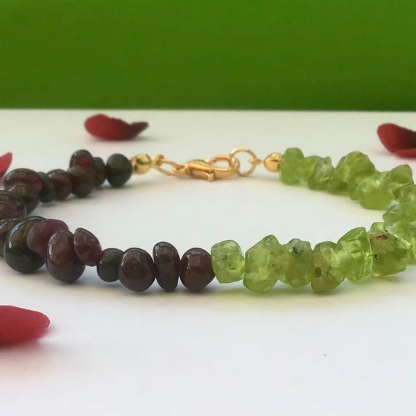 'Darkness and Light' garnet and peridot tumblechip bracelet