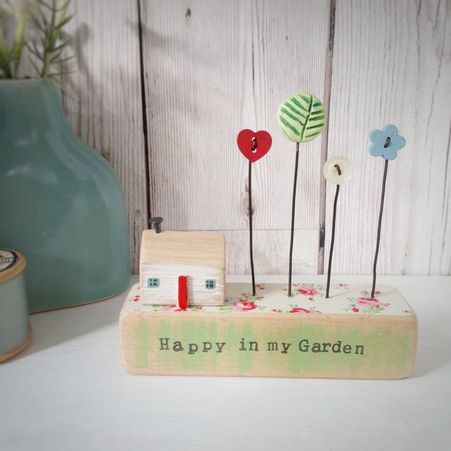 Little Wooden House with Button Flower Garden 'Happy in My Garden'
