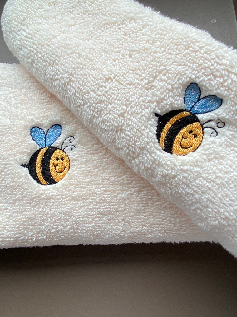 Bee Embroidered hand towel and facecloth set