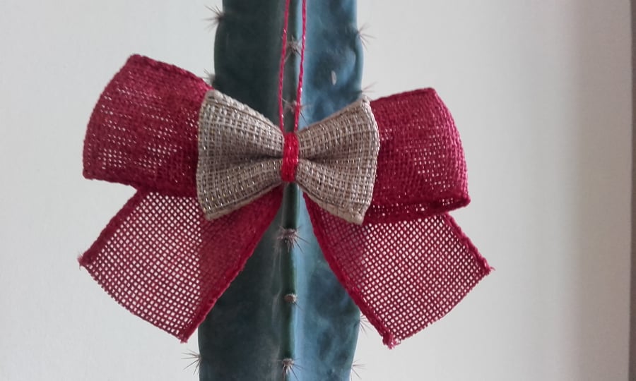 Six hessian bows, plan and red hessian hand tied bows, free postage