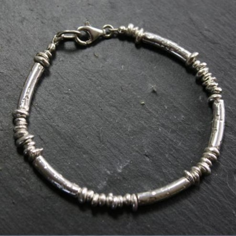 listing for CHRISTIE15 Macaroni necklace and bracelet