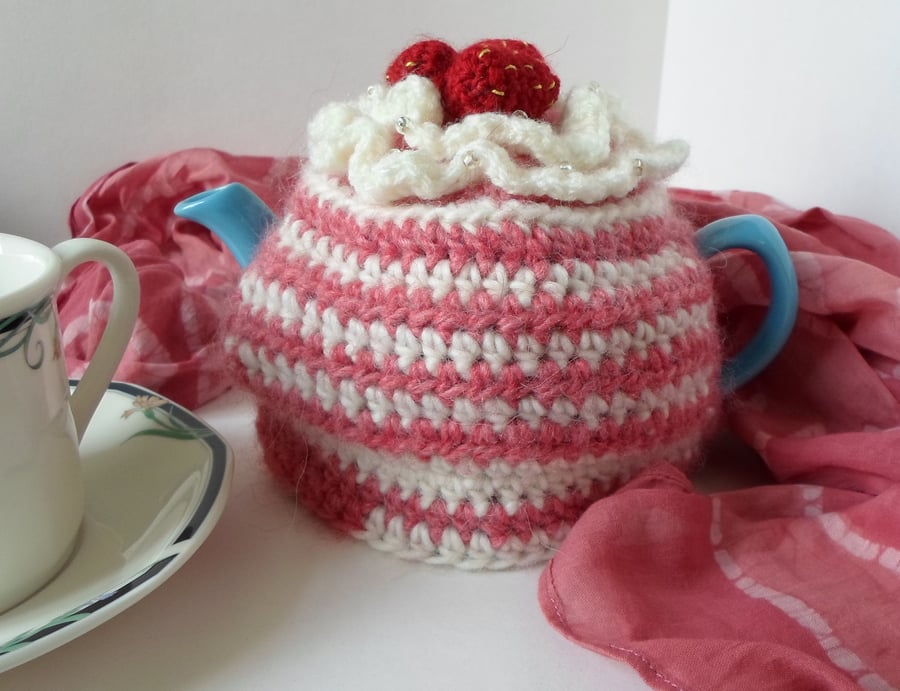 strawberry ripple crochet tea cosy