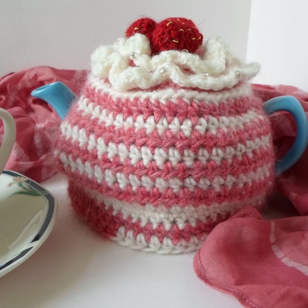 strawberry ripple crochet tea cosy