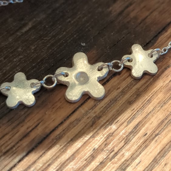 Silver flower pendants with necklace