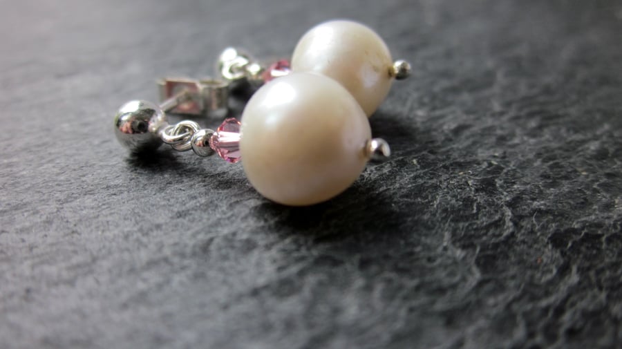 Fresh water pearl earrings
