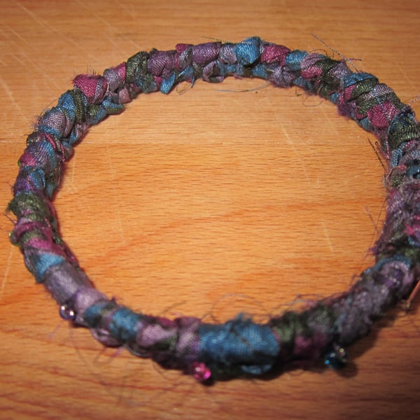 Textile bangle 'Violacea' small to medium - recycled sari silk