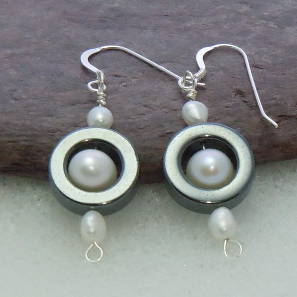 Sterling silver Hematite & Freshwater pearl earrings