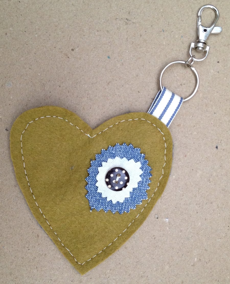 Heart and button keyring