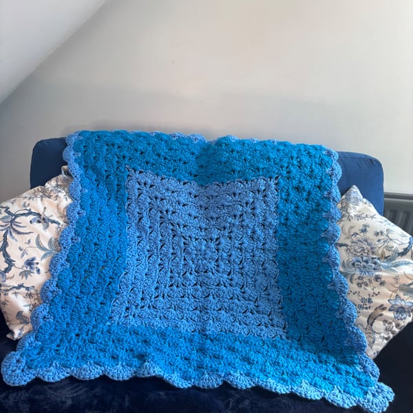 Super chunky two toned blue crochet blanket 