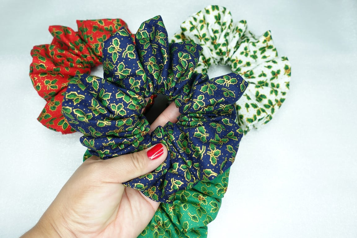Christmas XL Scrunchies, 100% Cotton, Holly Print Scrunchies, Xmas Scrunchies