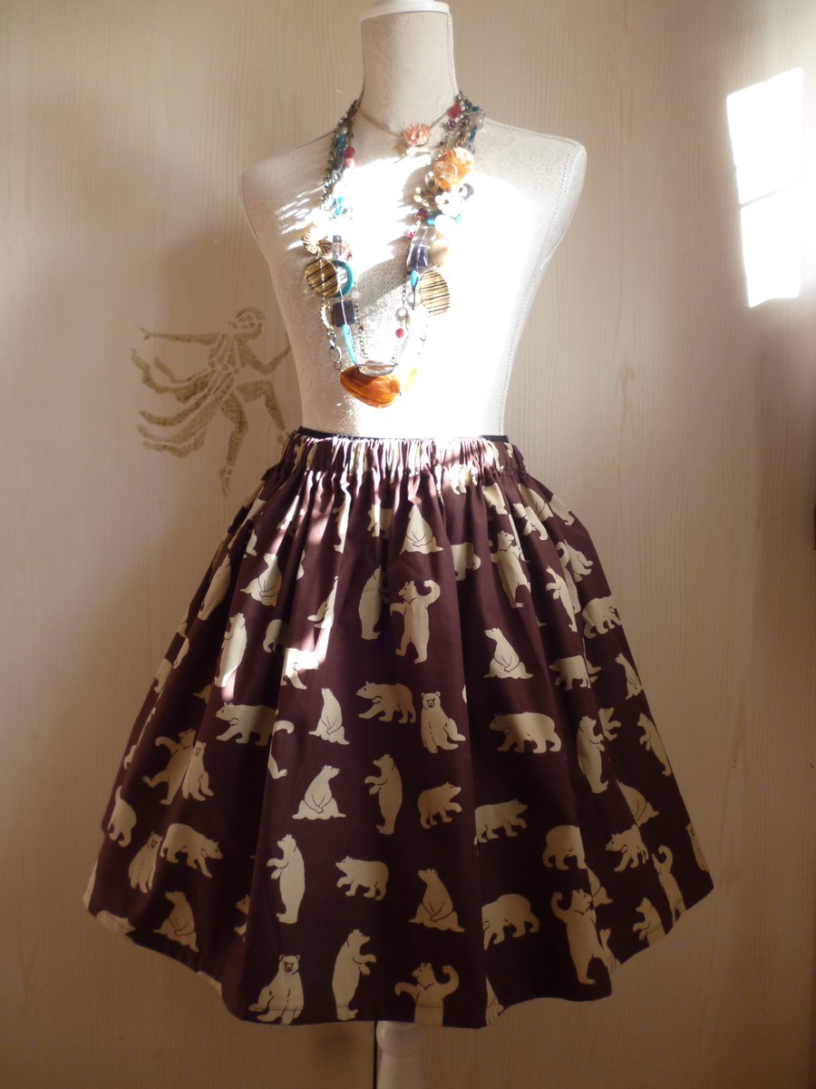 Beautiful Retro Brown Honey Bear Flared Skirts Size 14 16