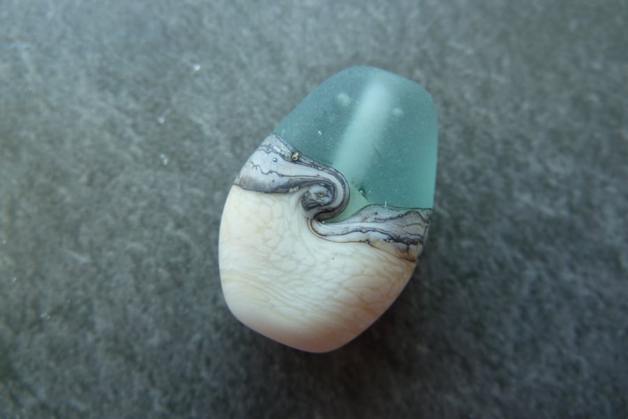 pale green and ivory lampwork glass focal bead
