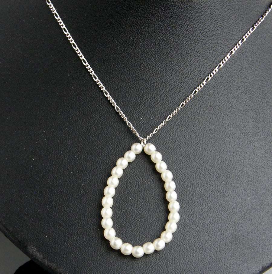 Swarovski matt pearl figaro necklace