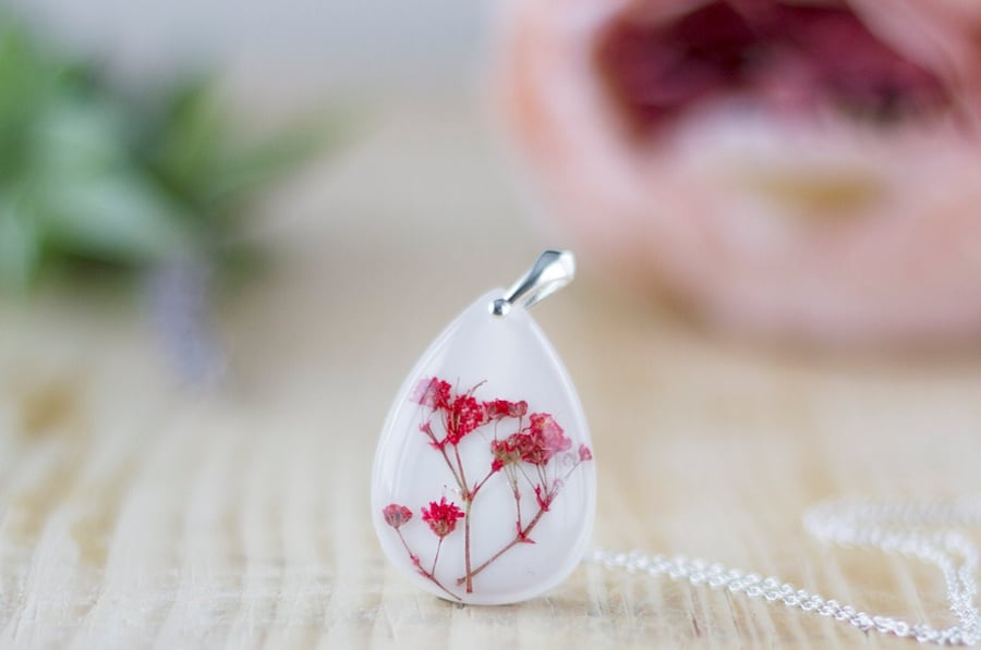 Baby Breath Necklace Red Teardrop Real Flower Jewelry Resin Necklace Botanical N