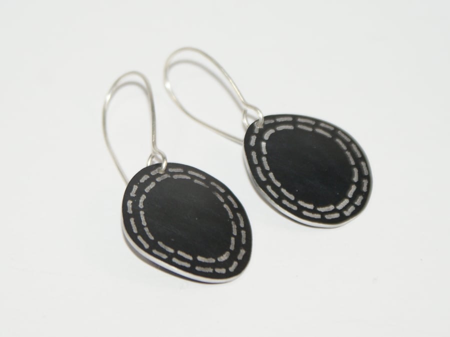 Coastal dark grey small drop earrings