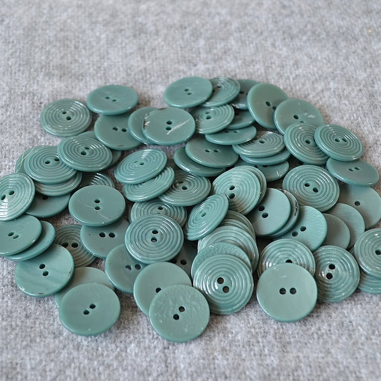 DESTASH: Vintage Green 2-Hole Circle Detail Plastic Buttons (70 Approx) 