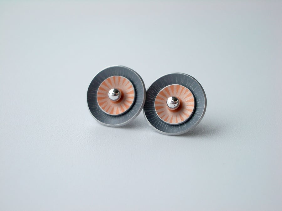 Circle earrings in grey and orange