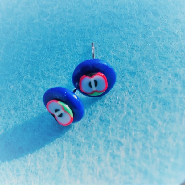 Apple stud earrings (blue)
