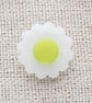Pretty Daisy flower buttons for knitting and crochet 15mm - Image 1