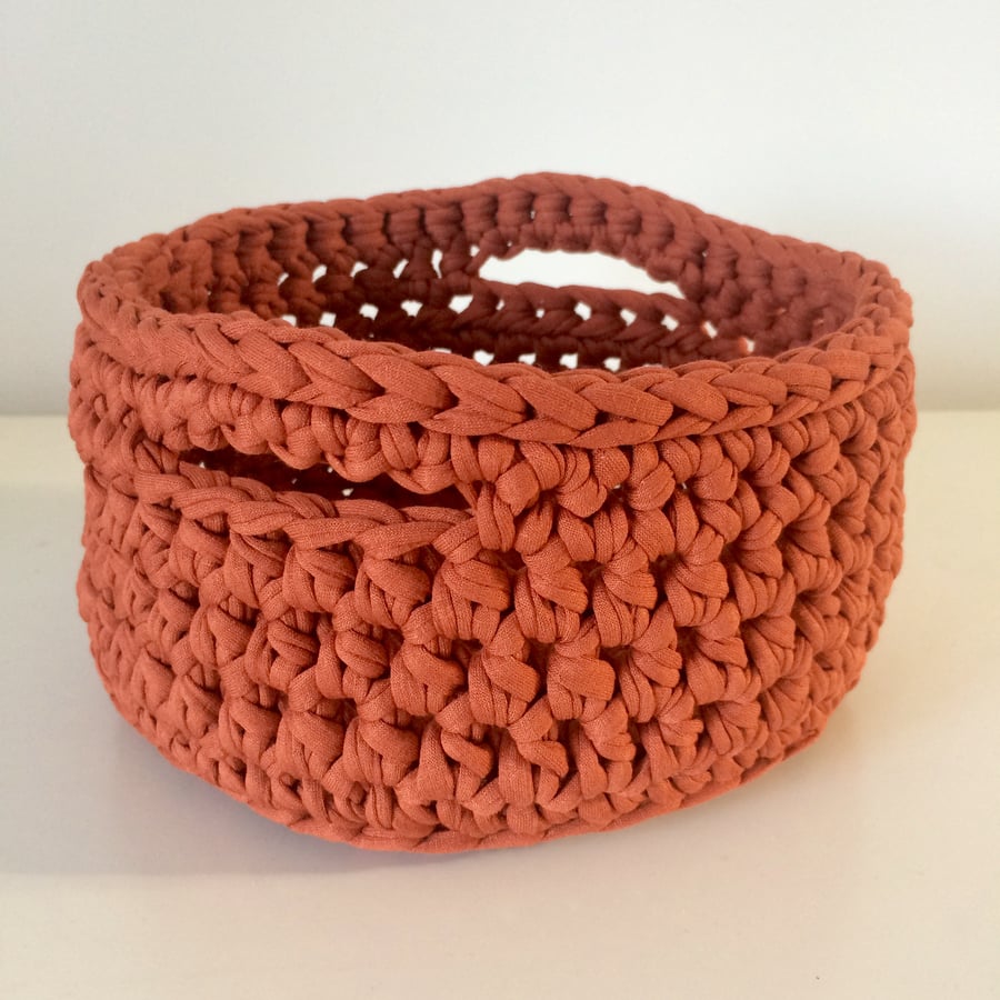 Crochet basket - rusty orange 