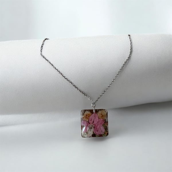 Handmade Resin Flower Necklace with Real Dried Flowers Square Pendant