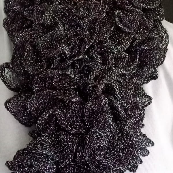 Black frilly scarf with glitter